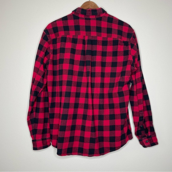 Men's Eddie Bauer Red and Black Buffalo Plaid 100% Cotton Flannel Shirt - Picture 2 of 5